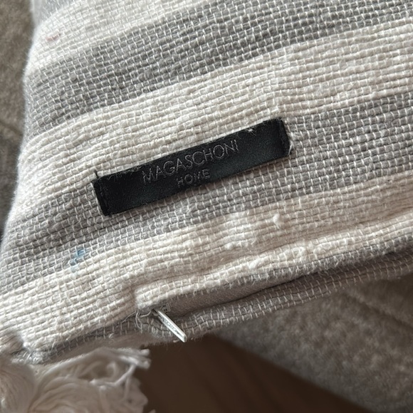 Two euro pillow shams Magaschoni Home - Picture 2 of 4